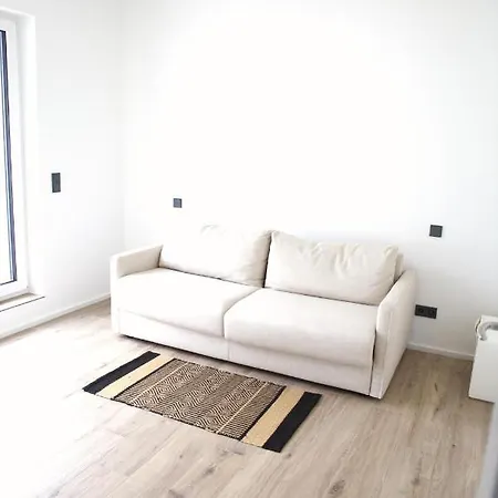 Peaceful Modern 2 Bedroom Penthouse With View Lägenhet