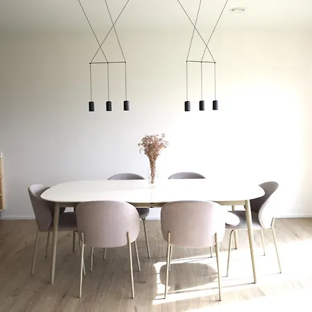 Lägenhet Peaceful Modern 2 Bedroom Penthouse With View