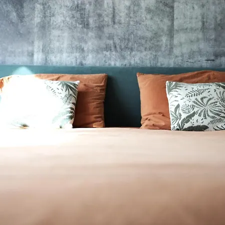 Peaceful Modern 2 Bedroom Penthouse With View Appartement *