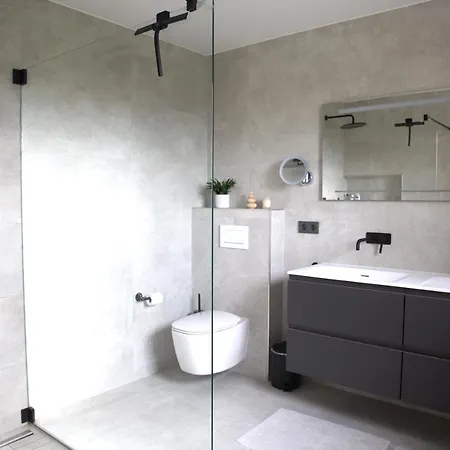 Peaceful Modern 2 Bedroom Penthouse With View * Hesperange