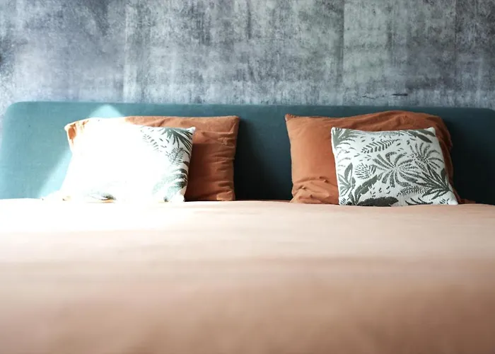 Peaceful Modern 2 Bedroom Penthouse With View Apartament *