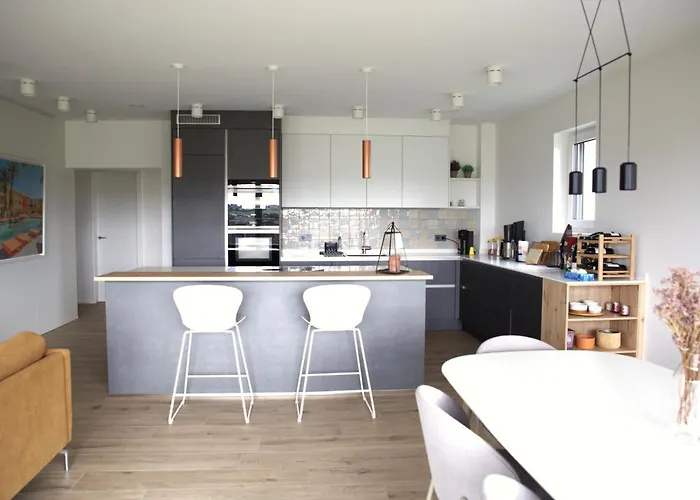 Peaceful Modern 2 Bedroom Penthouse With View Hesperange