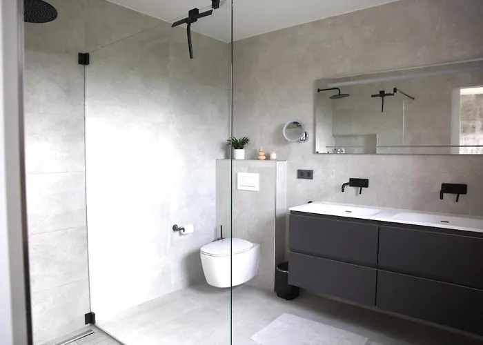 Peaceful Modern 2 Bedroom Penthouse With View * Hesperange